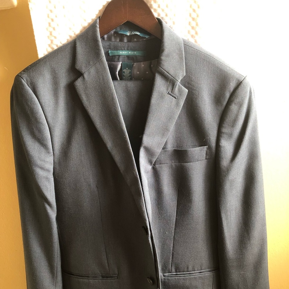 Raindrum color Perry Ellis 2 piece suit